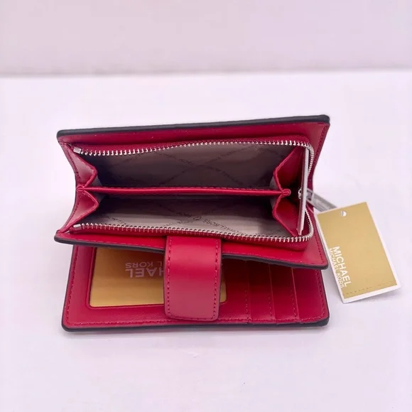 Michael Kors Jet Set Medium Printed Signature
Logo Wallet - Picture 7 of 14